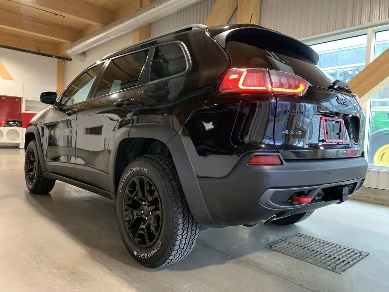 Jeep Cherokee снимка Jeep Cherokee