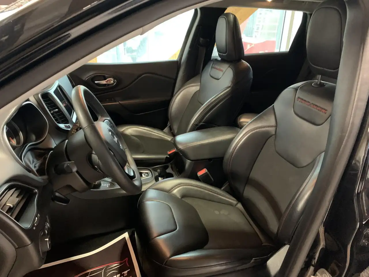 Jeep Cherokee снимка Jeep Cherokee