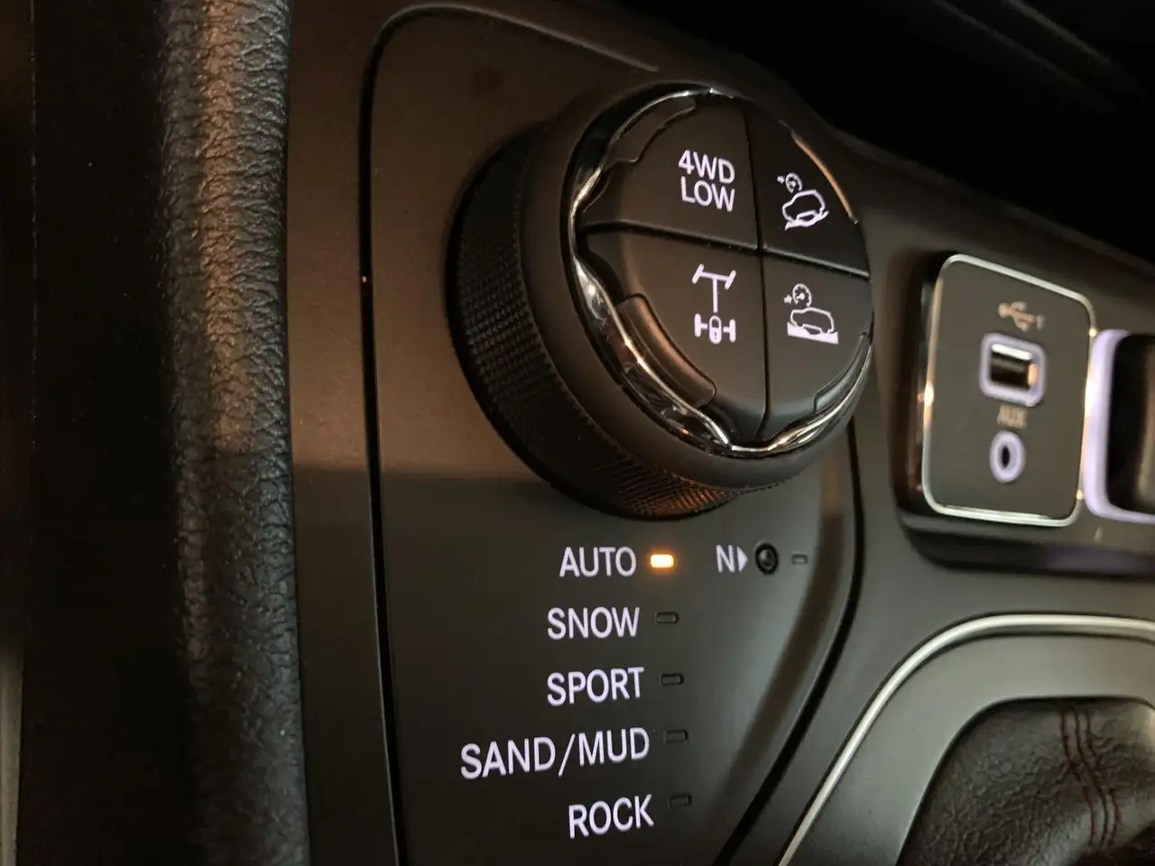 Jeep Cherokee снимка Jeep Cherokee
