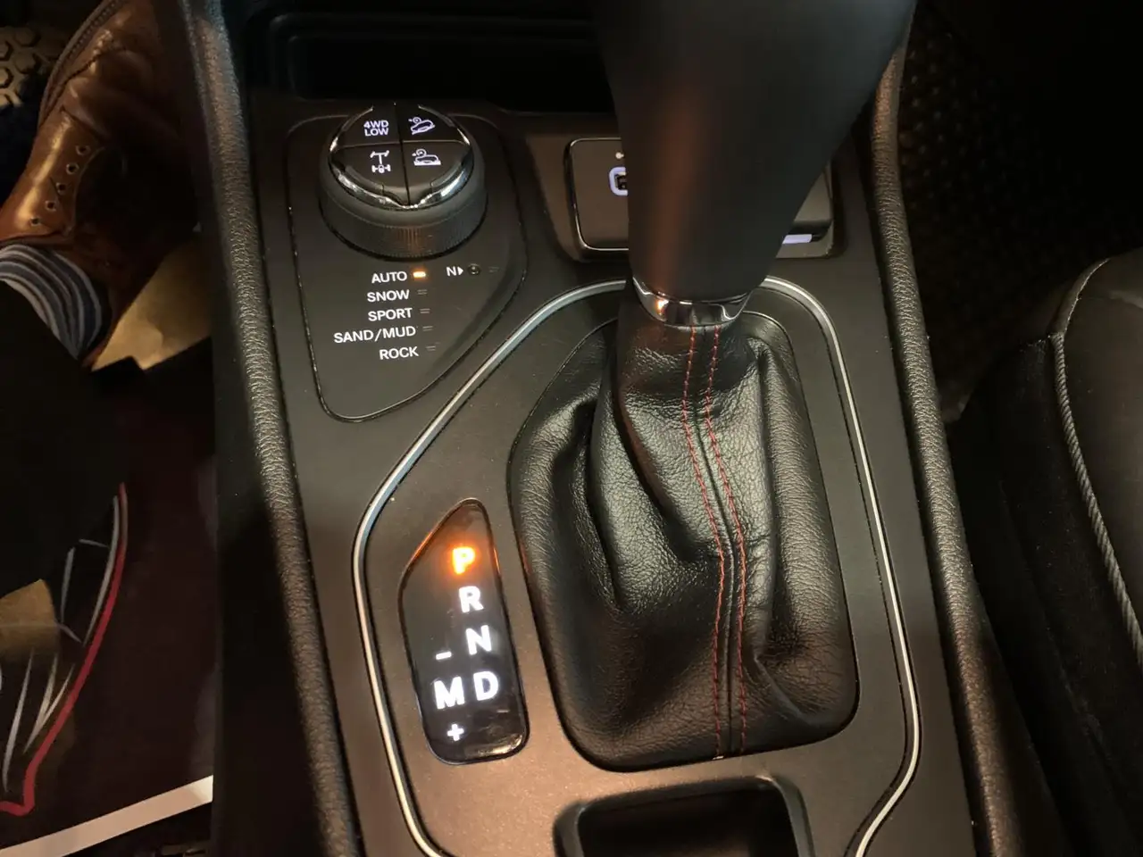 Jeep Cherokee снимка Jeep Cherokee