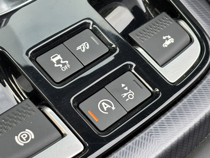 Jaguar F-Type P450 V8 AWD Cabriolet R-Dynamic — photo 18