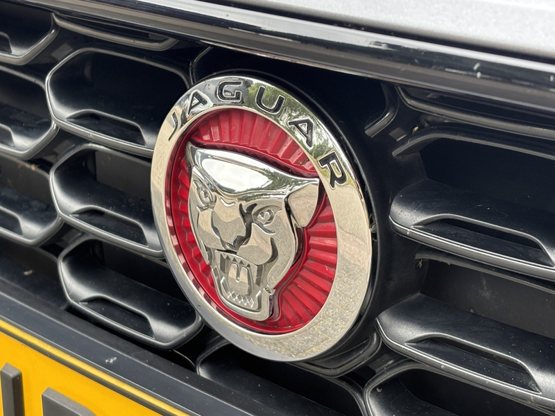Jaguar F-Type P450 V8 AWD Cabriolet R-Dynamic — photo 10