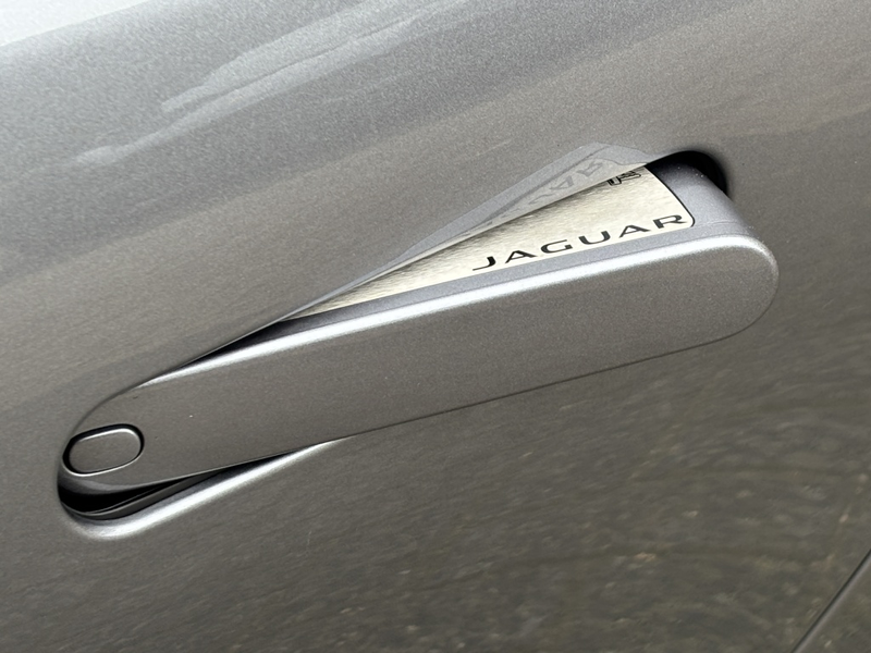 Jaguar F-Type P450 V8 AWD Cabriolet R-Dynamic — photo 27
