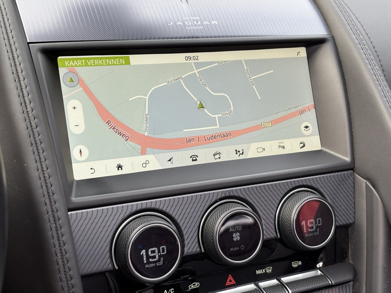 Jaguar F-Type P450 V8 AWD Cabriolet R-Dynamic — photo 21