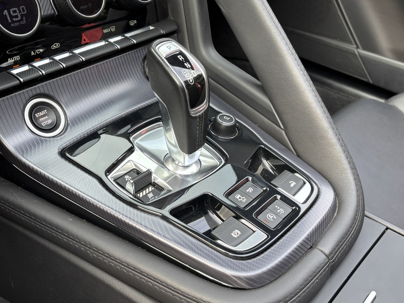 Jaguar F-Type P450 V8 AWD Cabriolet R-Dynamic — photo 25