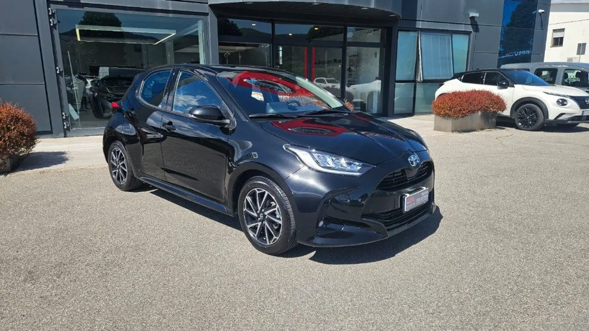 Toyota Yaris 1.0 5 porte Trend Nero - 2