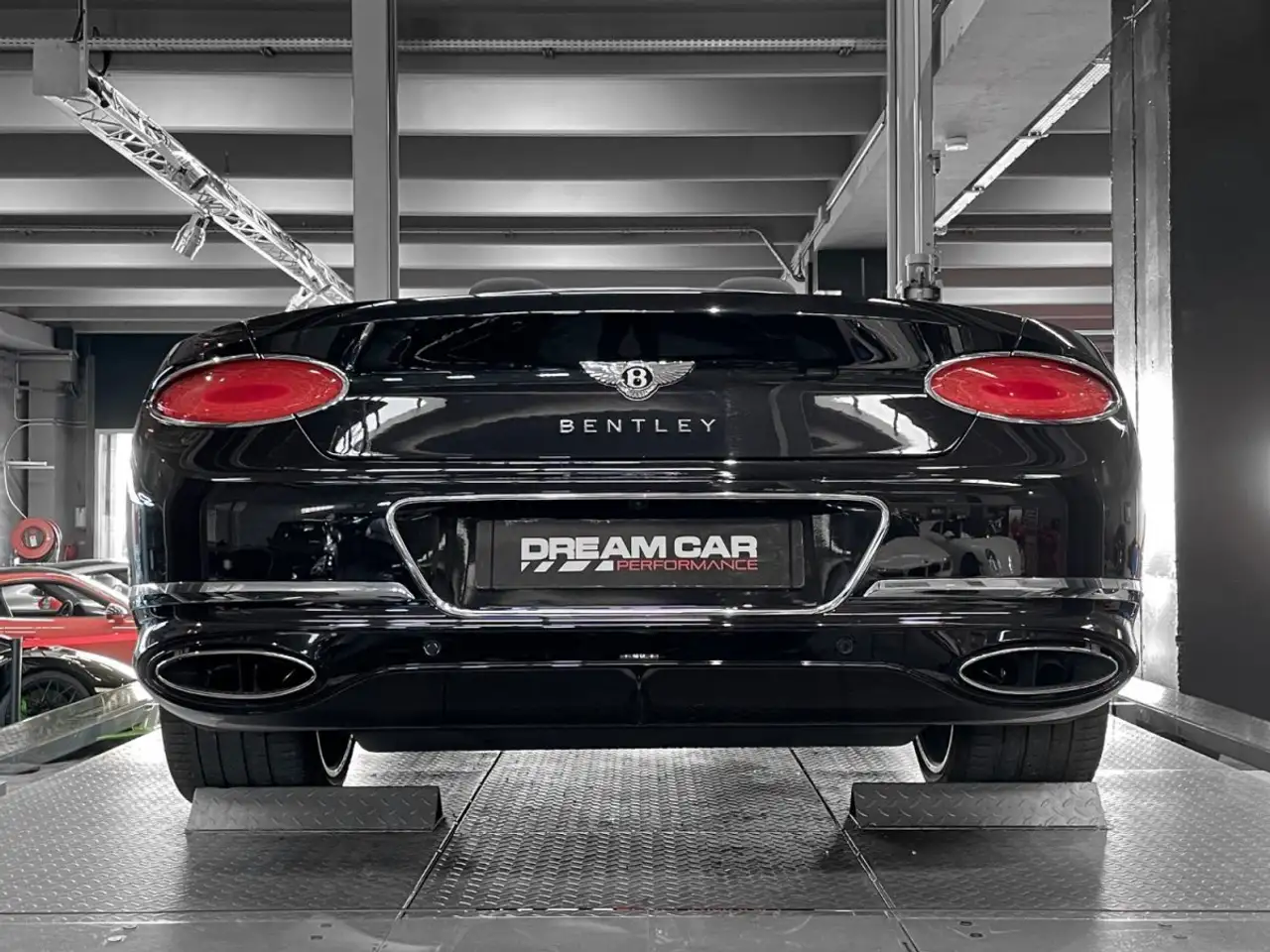 Bentley Continental GTC 2022 — фото 15