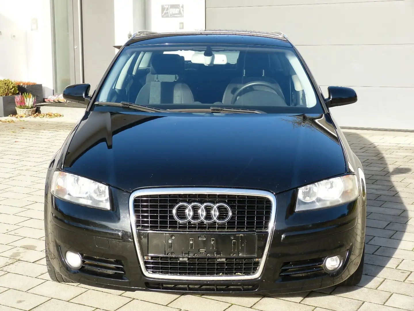 Audi A3 Sportback 1.6 FSI Attraction Schwarz - 2