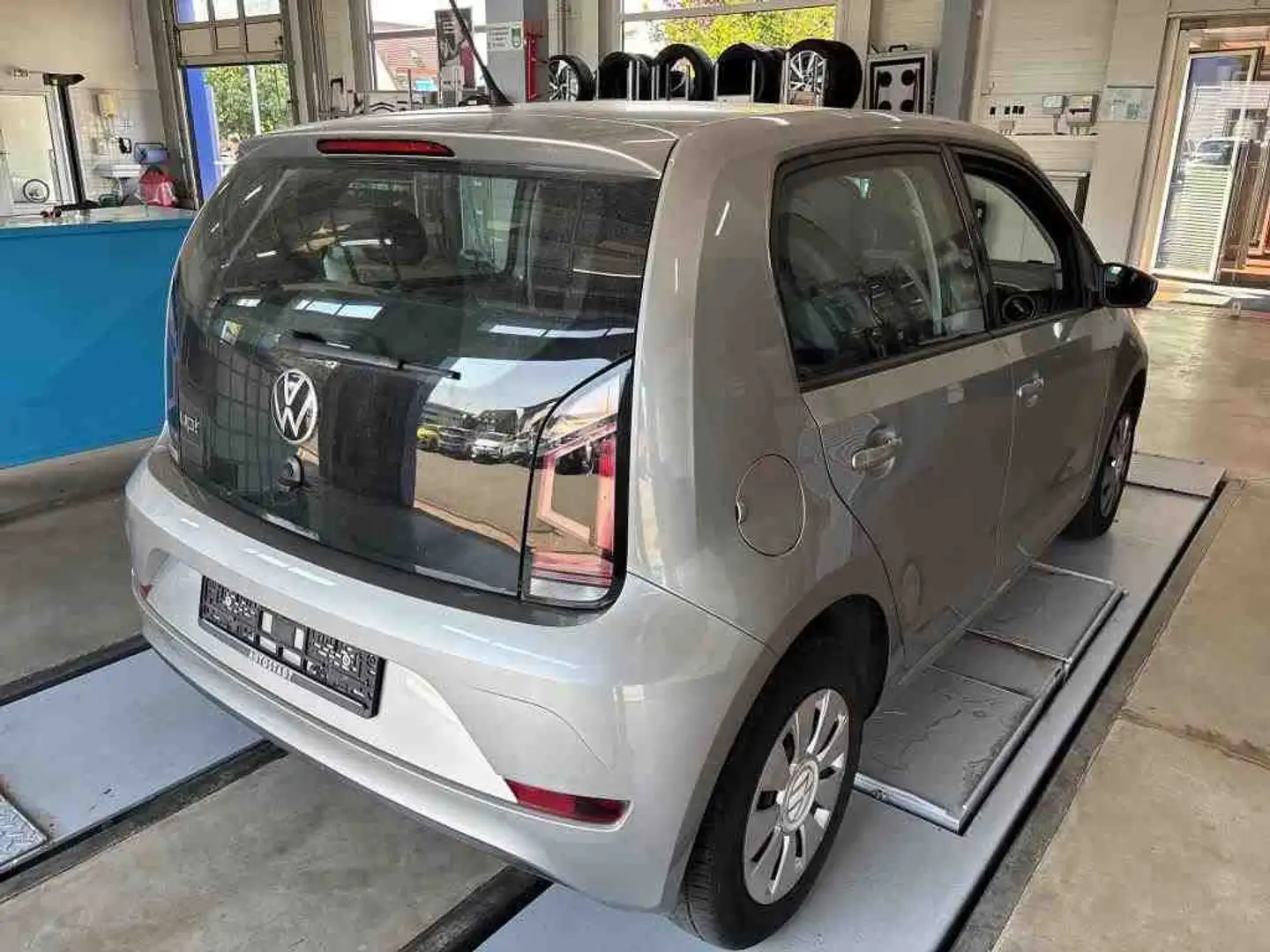 Volkswagen up! 1.0 MOVE *4-TÜR *KLIMA *RADIO *DAB+ * Argent - 2