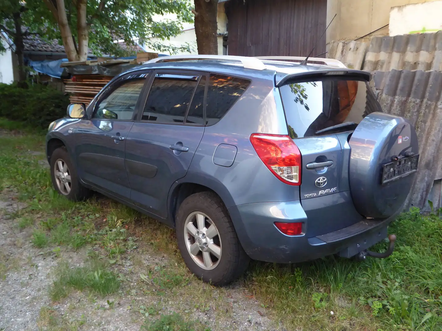 Toyota RAV 4 RAV4 2,2 D-4D 135 4WD Blau - 1