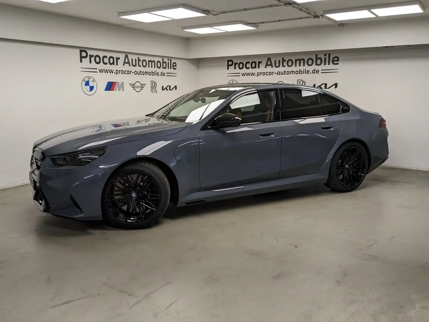 BMW M5 Limousine Pano Comfortpaket SOFORT VERFÜGBAR Grau - 2