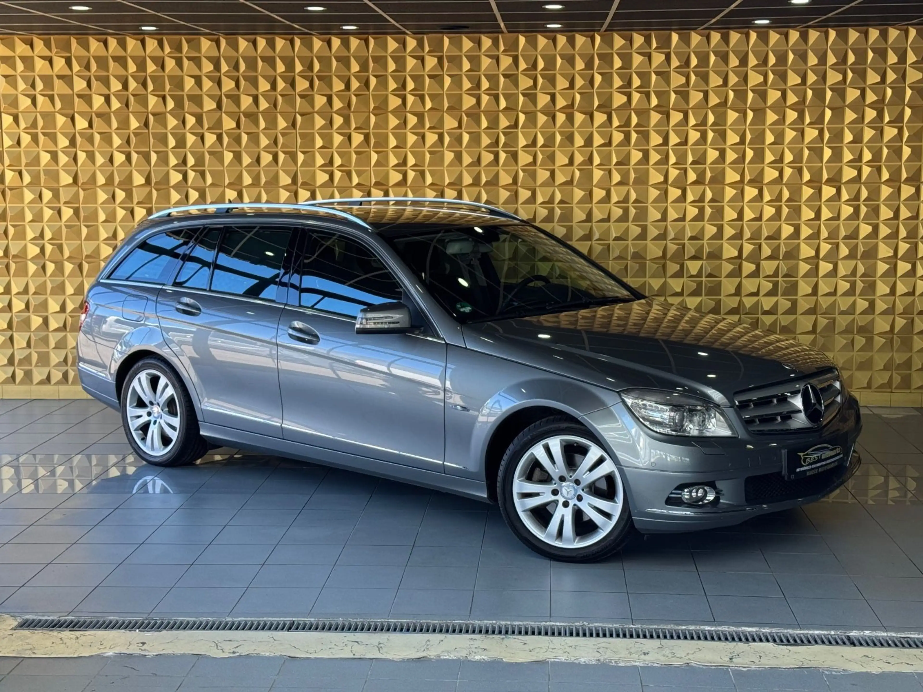 Mercedes-Benz C 250 CGI BlueEfficiency*KLIMA*SHZ*PDC*BI-XENON