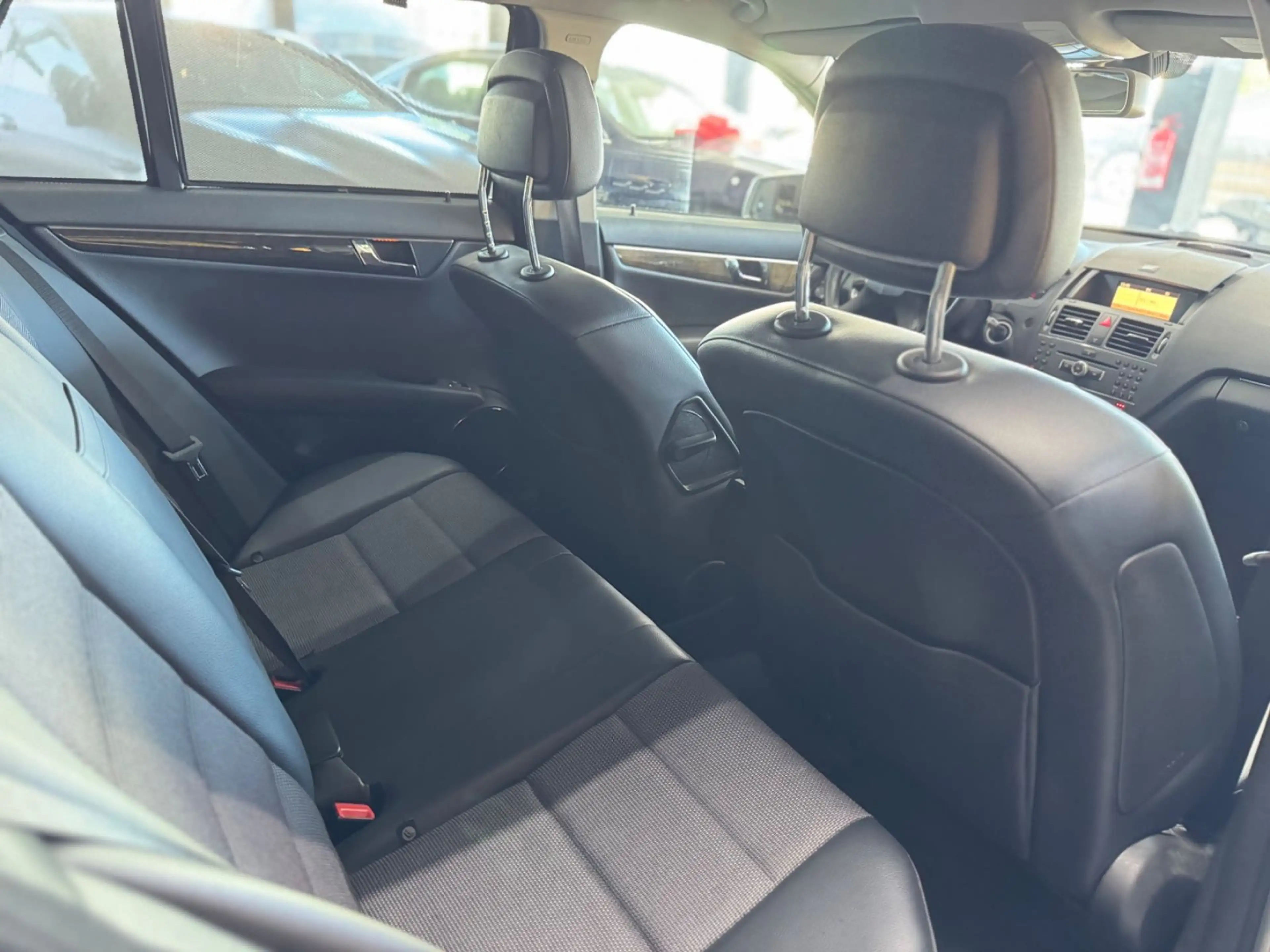 Mercedes-Benz C 250 CGI BlueEfficiency*KLIMA*SHZ*PDC*BI-XENON — photo 15