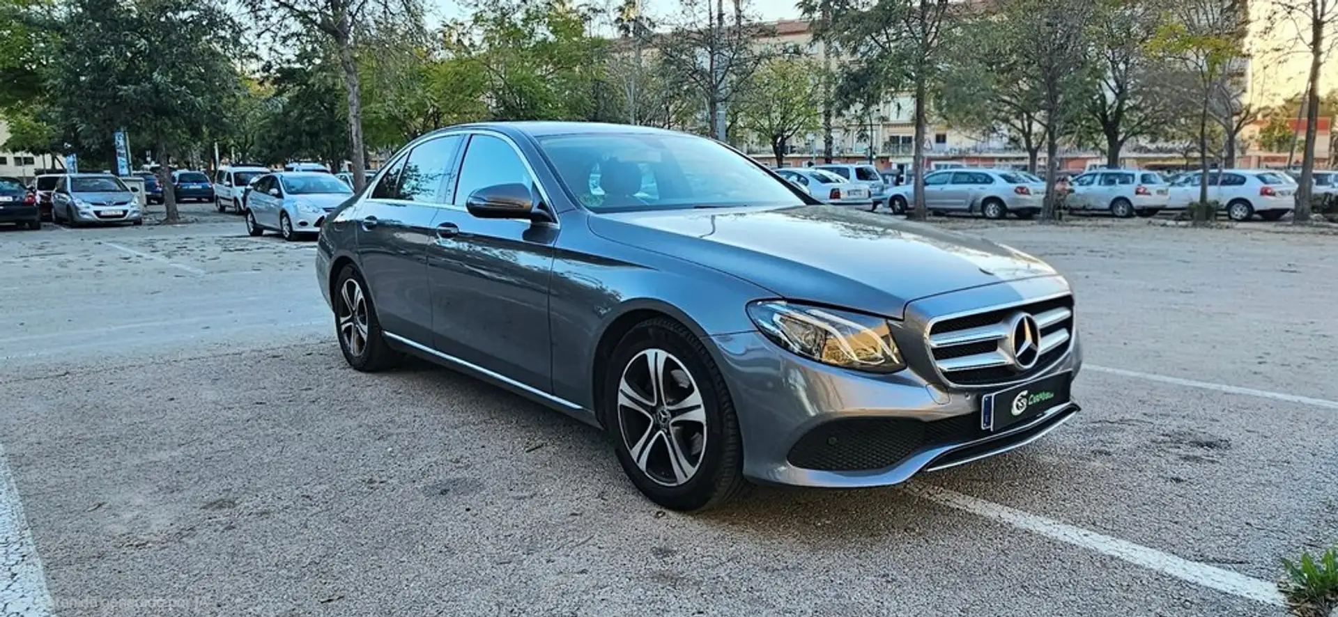 Mercedes-Benz E 200 Gris - 2