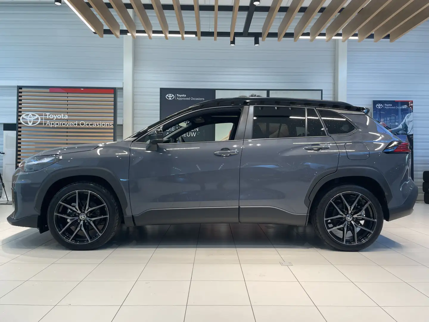 Toyota Corolla Cross Hybrid 180 GR Sport | Apple Carplay | Toyota Safet Grigio - 2