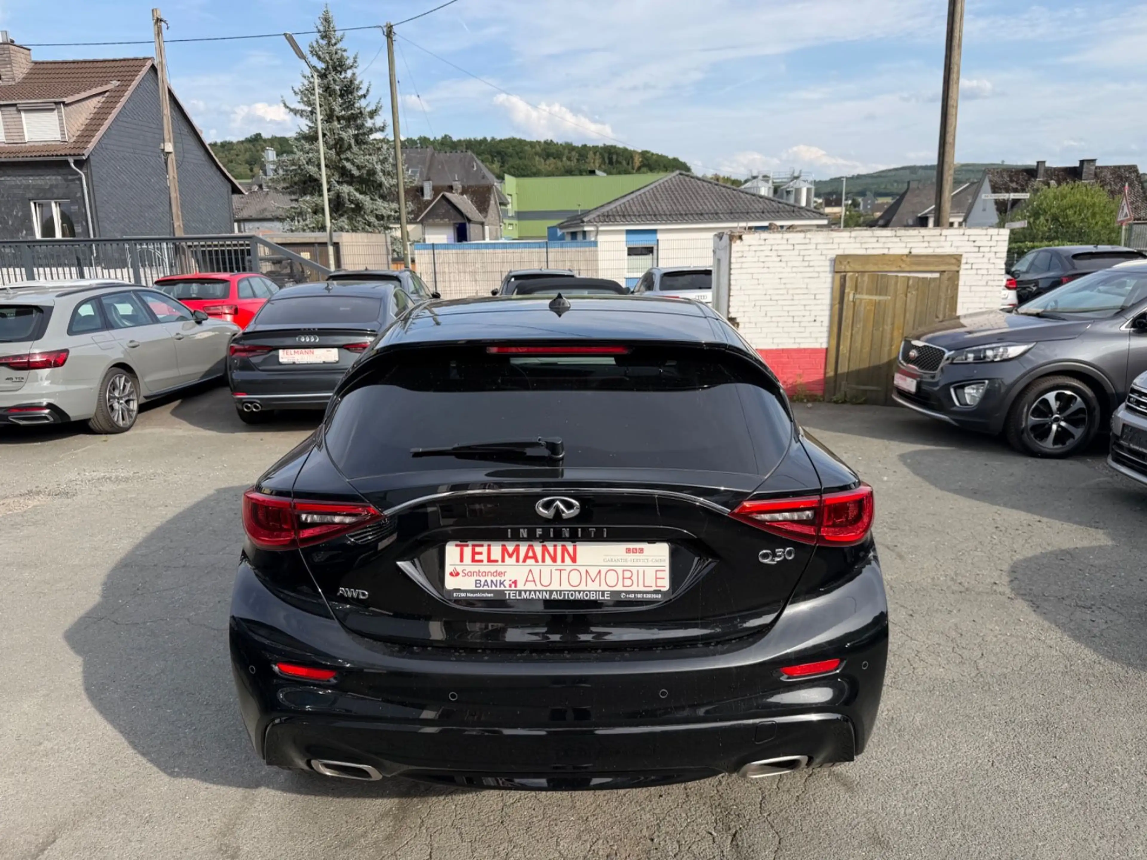 Infiniti Q30 2.2 d AWD City Black Edition — photo 7