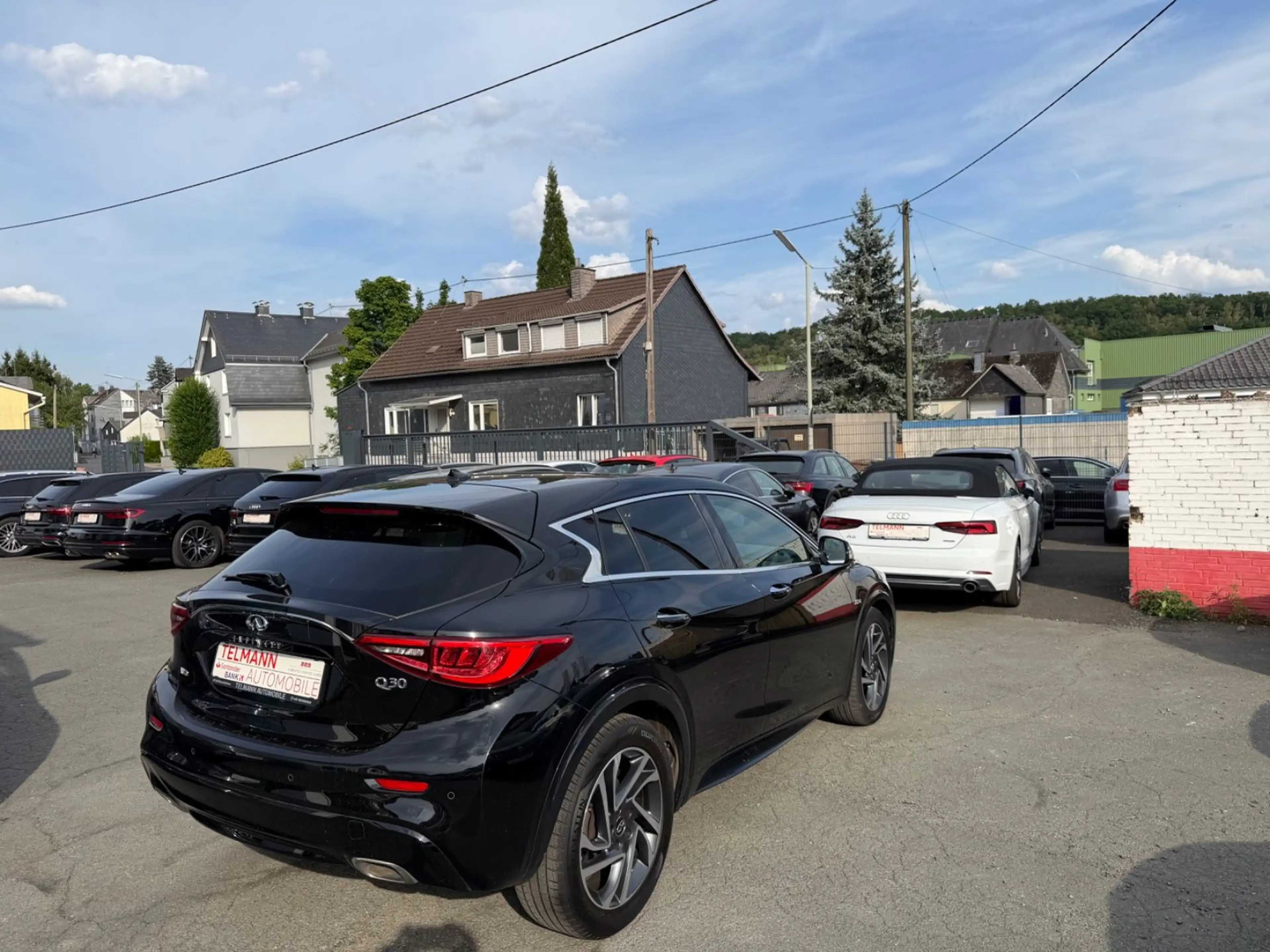 Infiniti Q30 2.2 d AWD City Black Edition — photo 8