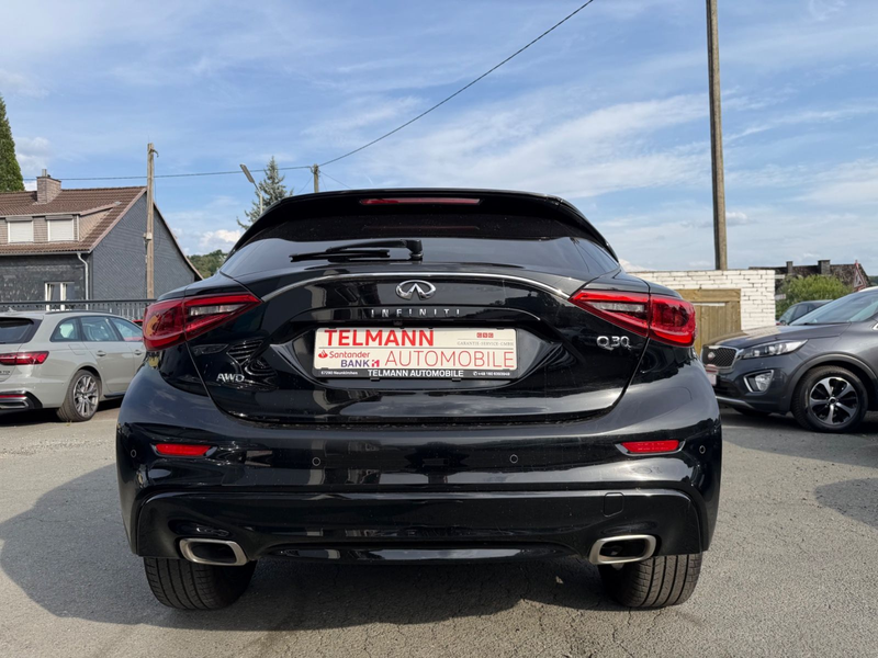 Infiniti Q30 2.2 d AWD City Black Edition — photo 6