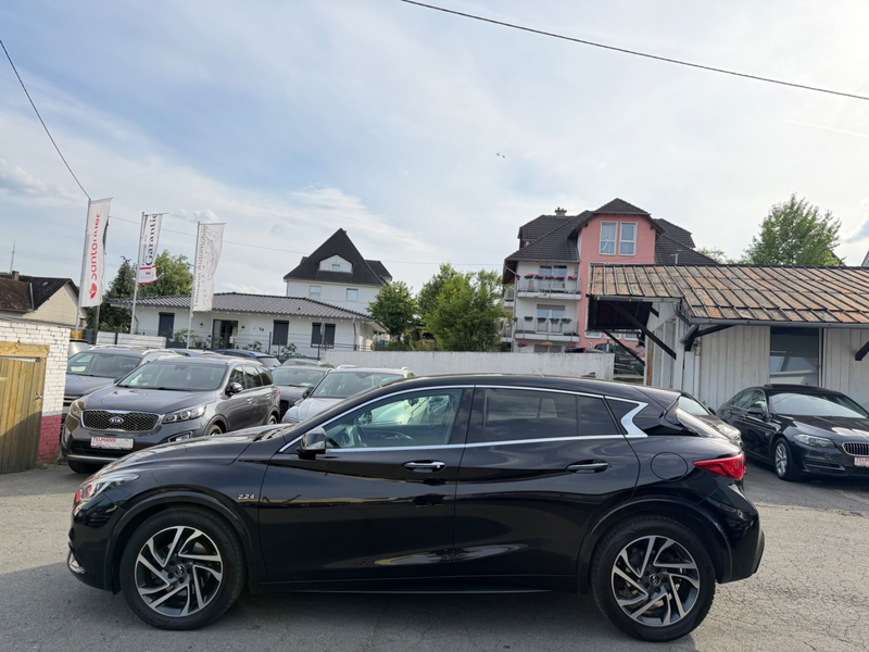 Infiniti Q30 2.2 d AWD City Black Edition — photo 10
