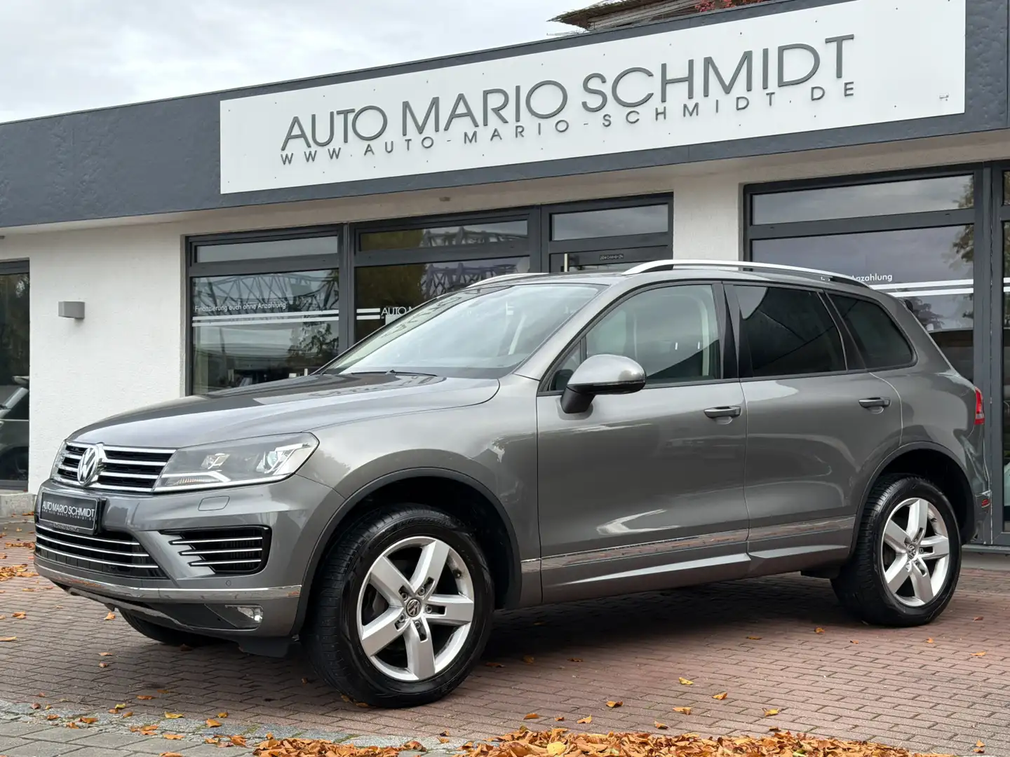 Volkswagen Touareg V6 TDI Terrain Tech 4M R Line AHK Grau - 2
