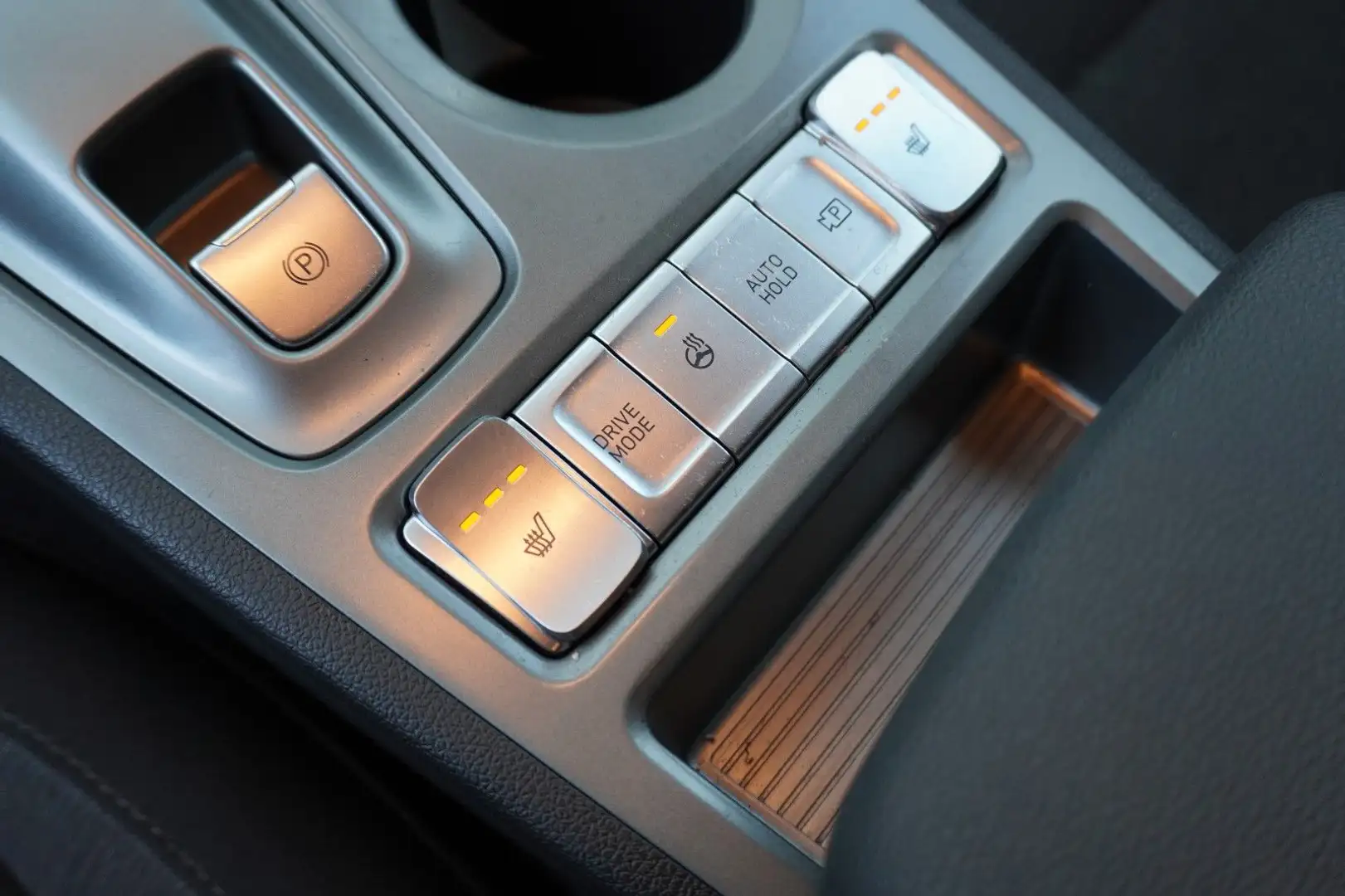 Hyundai KONA 30 Plus W-pump Navi KRELL Lenk+SHZ PDC Kame Gris - 2