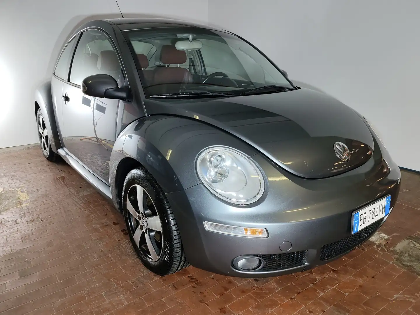 Volkswagen New Beetle 1.6 Benzina 102cv + Pelle Rossa Grigio - 1