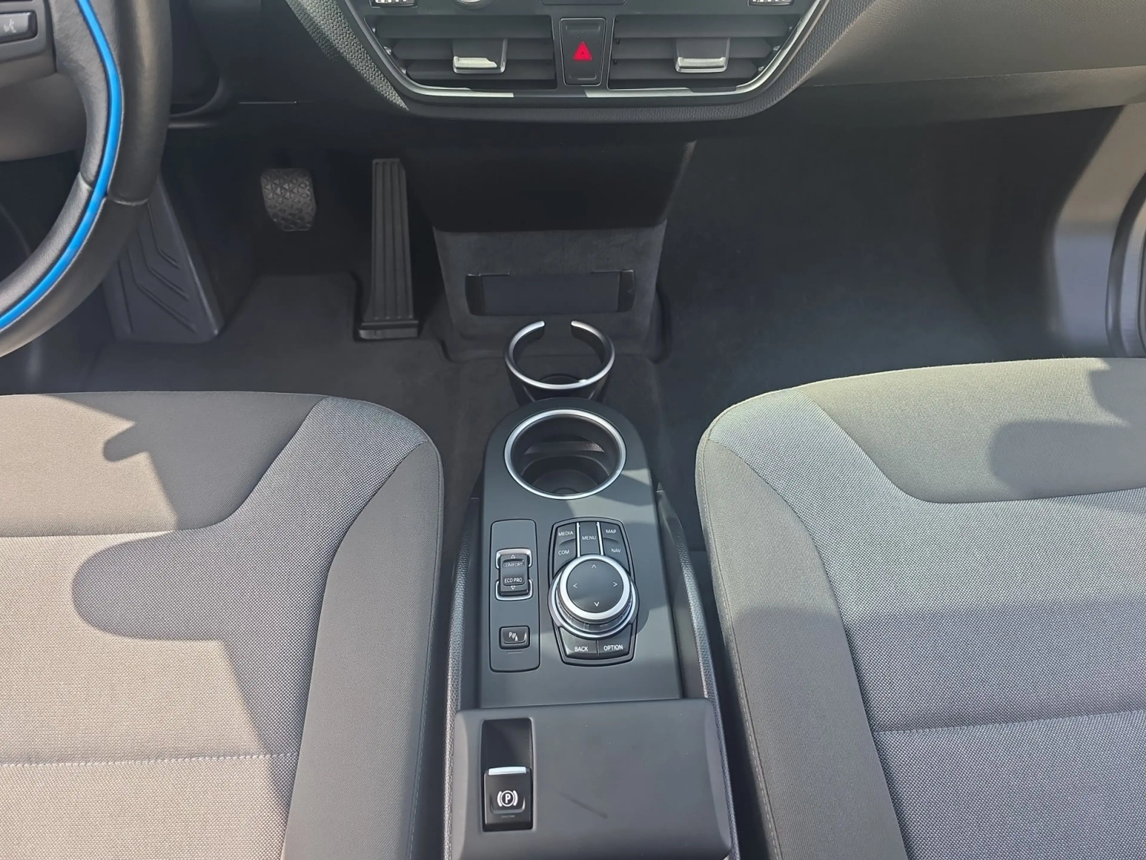BMW i3 Basis — photo 12