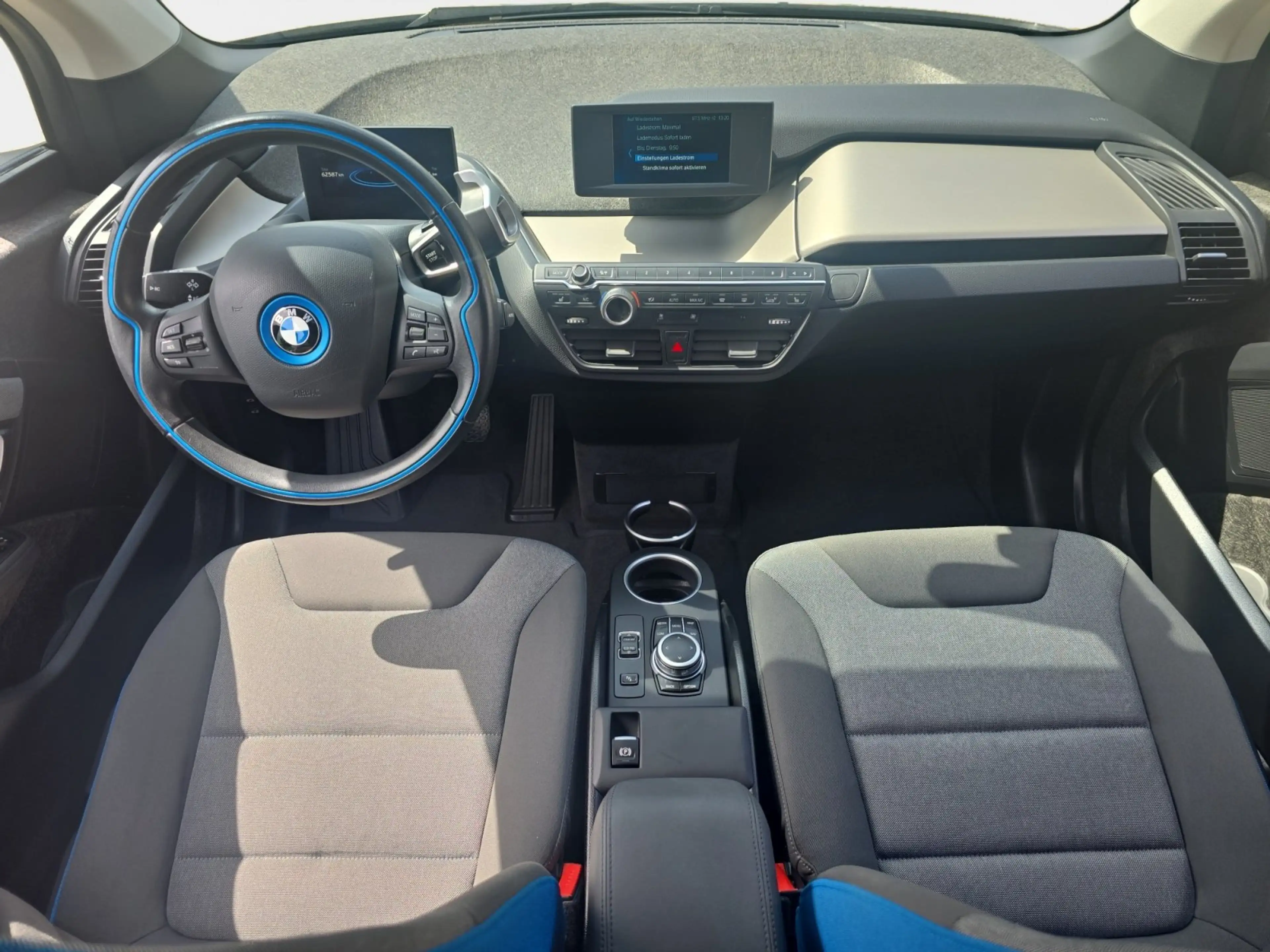 BMW i3 Basis — photo 11