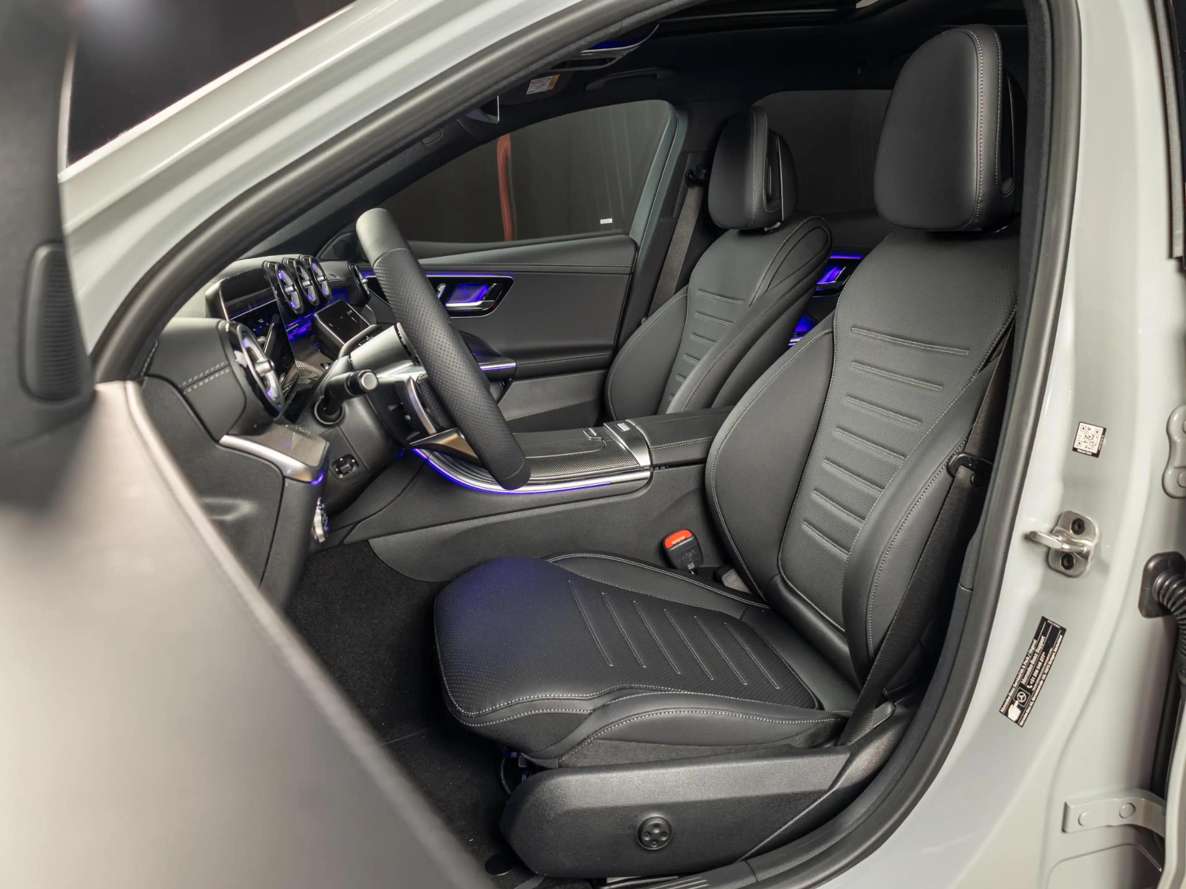Mercedes-Benz C 300 Estate e Business Solution AMG Premium | Panorama — photo 9