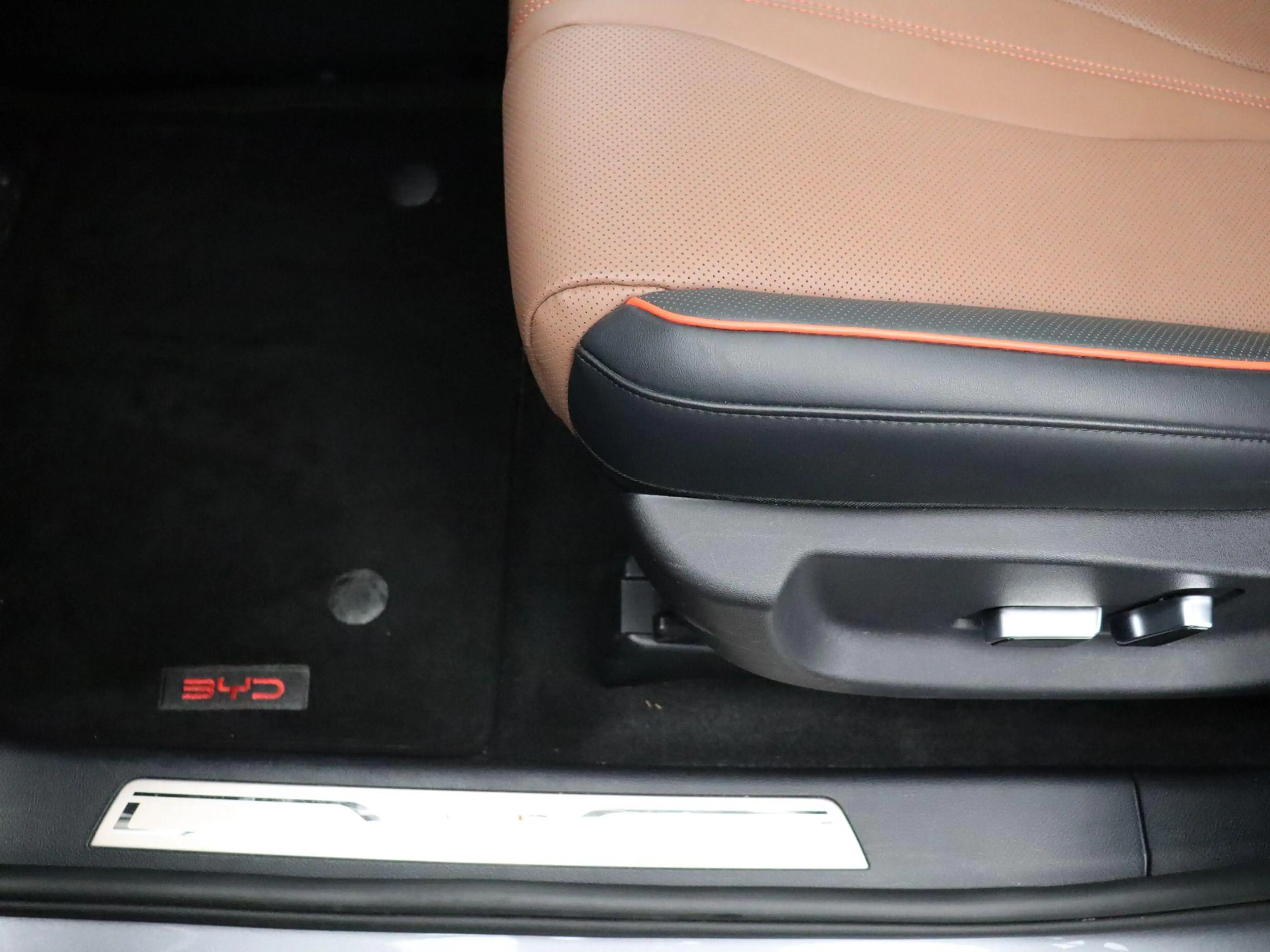 BYD Seal U DMI PHEV Boost LEDER | PANO | CAMERA | LED | CARPL — photo 15