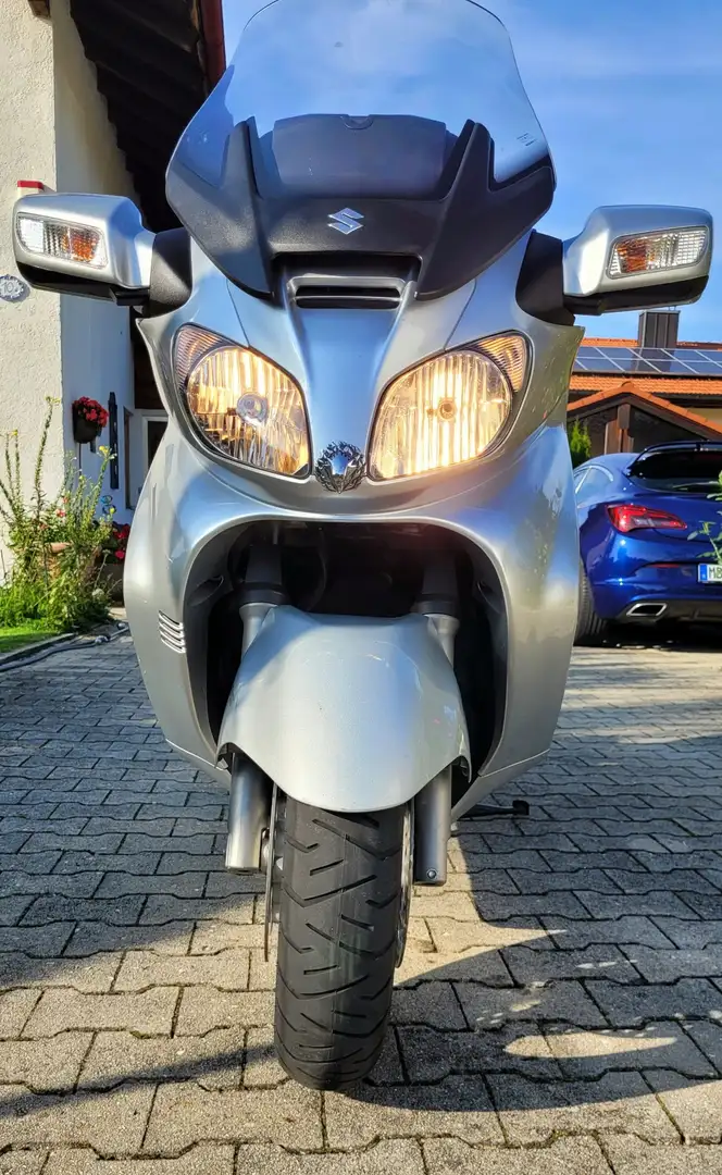 Suzuki Burgman 650 Executive Argintiu - 1