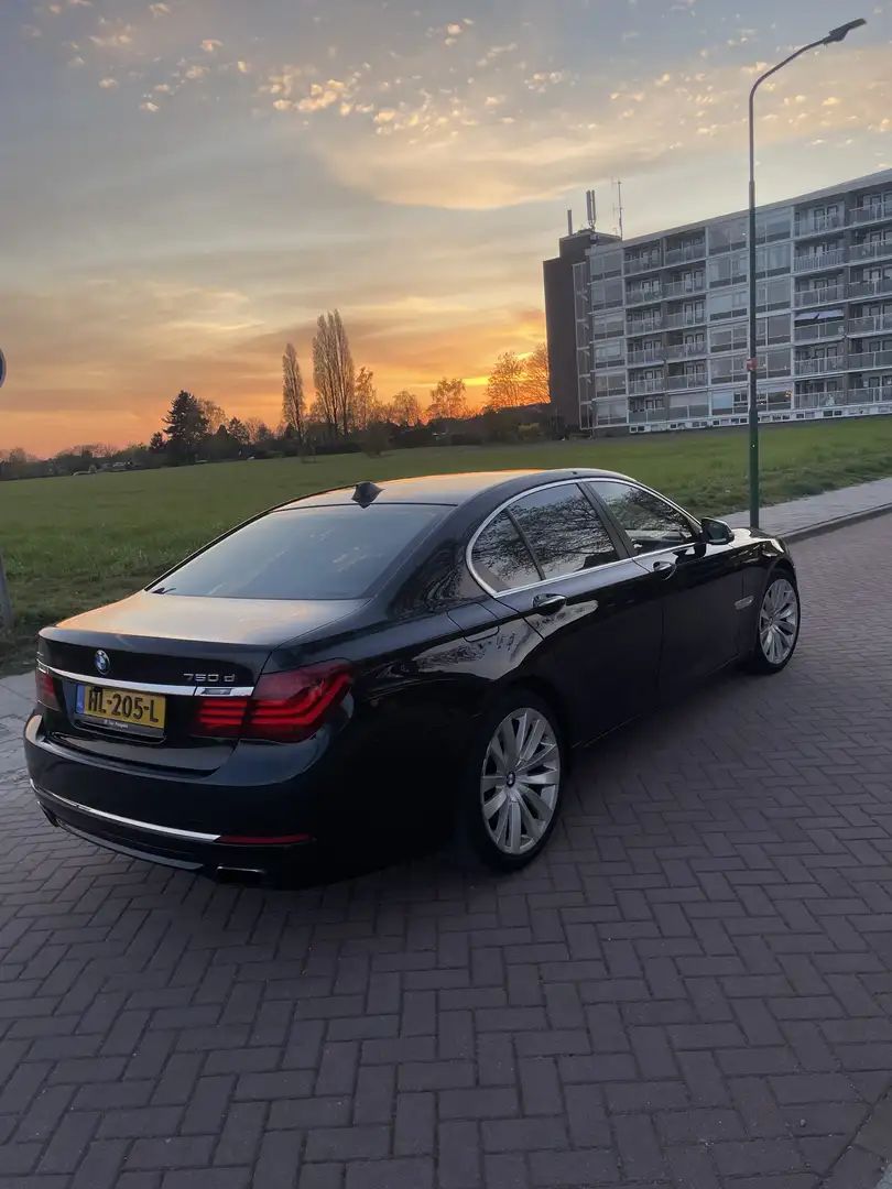 BMW 750 750d xDrive Blue Performance Edition Exclusive - 1