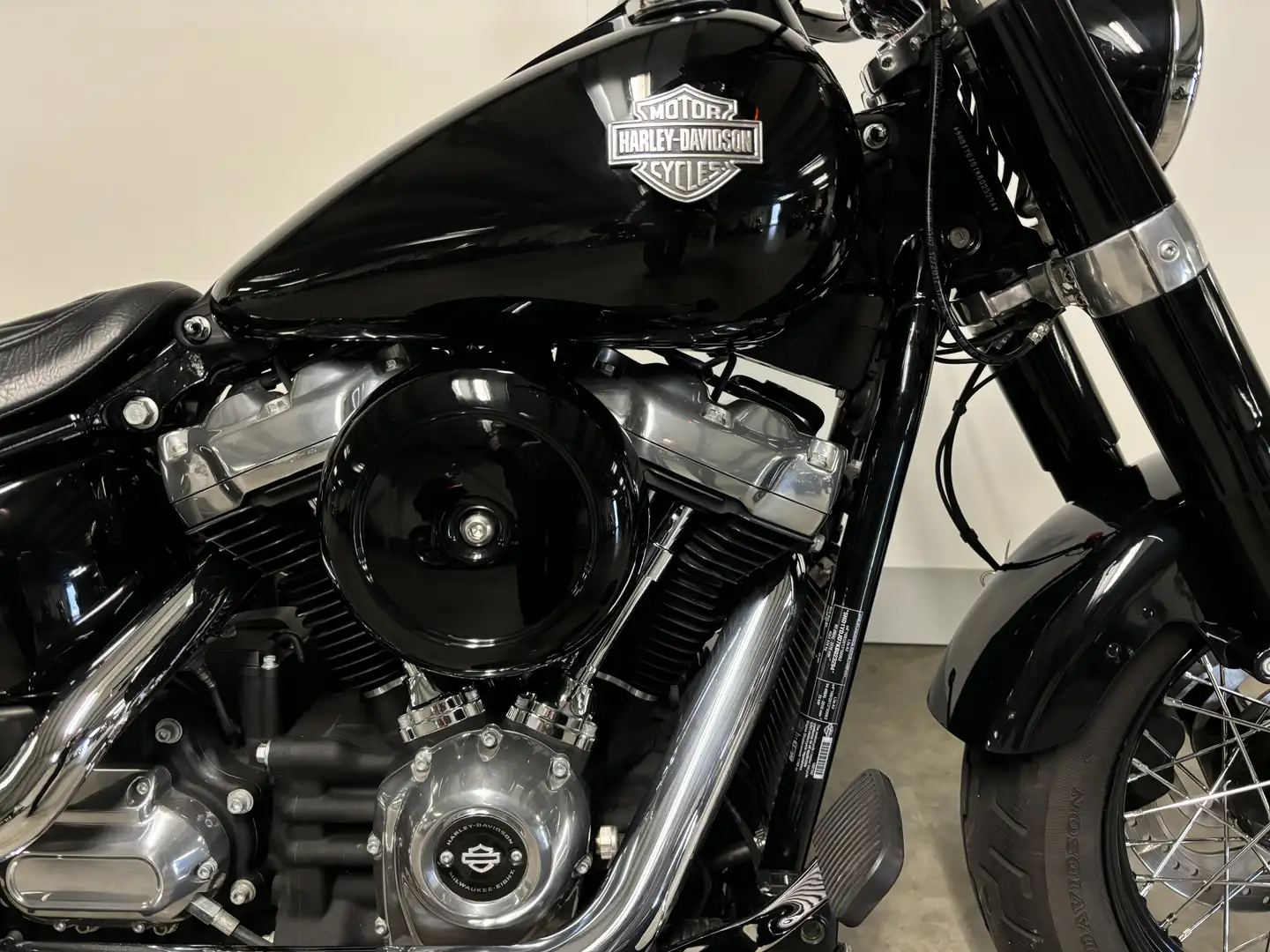 Harley-Davidson Softail Slim FLSL Černá - 2