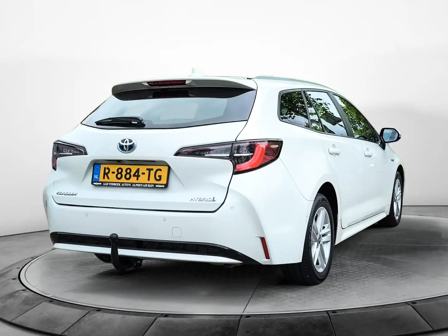 Toyota Corolla Touring Sports 1.8 Hybrid Business (98 PK) 2e-Eig. Wit - 2