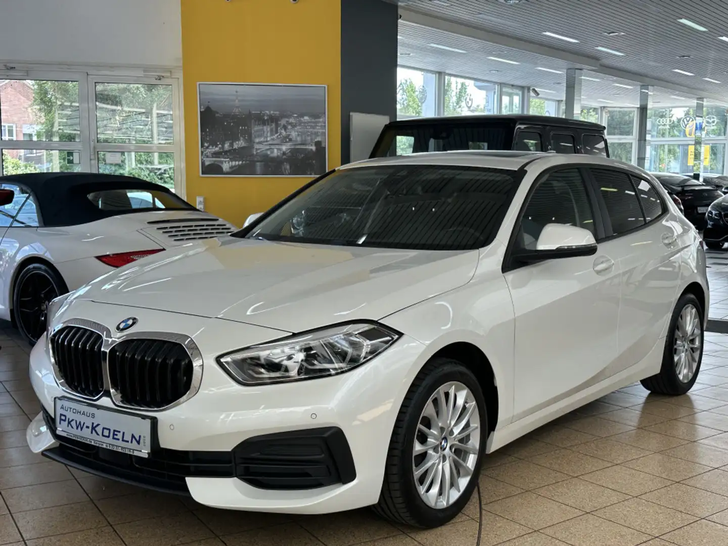 BMW 116 d DKG*PANO*LED*SPuR*LiVE COCKPiT*PDC*DAB* Weiß - 1