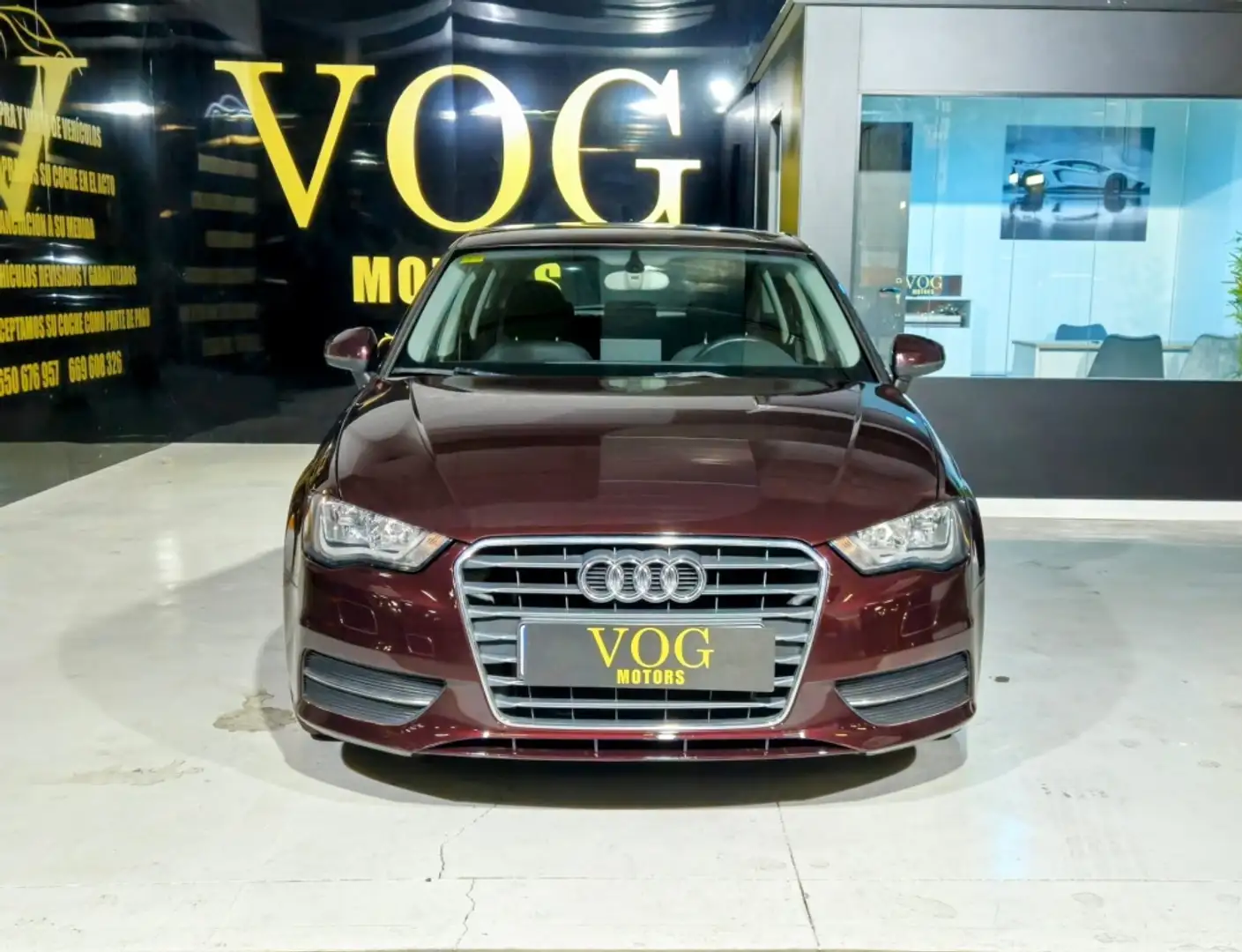 Audi A3 Sportback 1.6TDI ultra Attraction Burdeos - 2