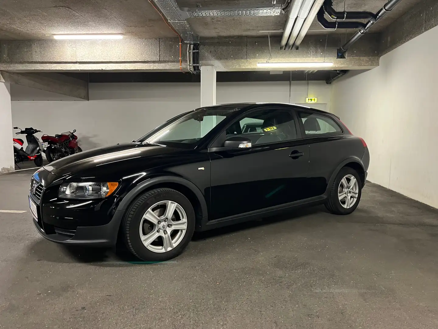 Volvo C30 C30 1,6 D Drive Start/Stop Start/Stop Schwarz - 2