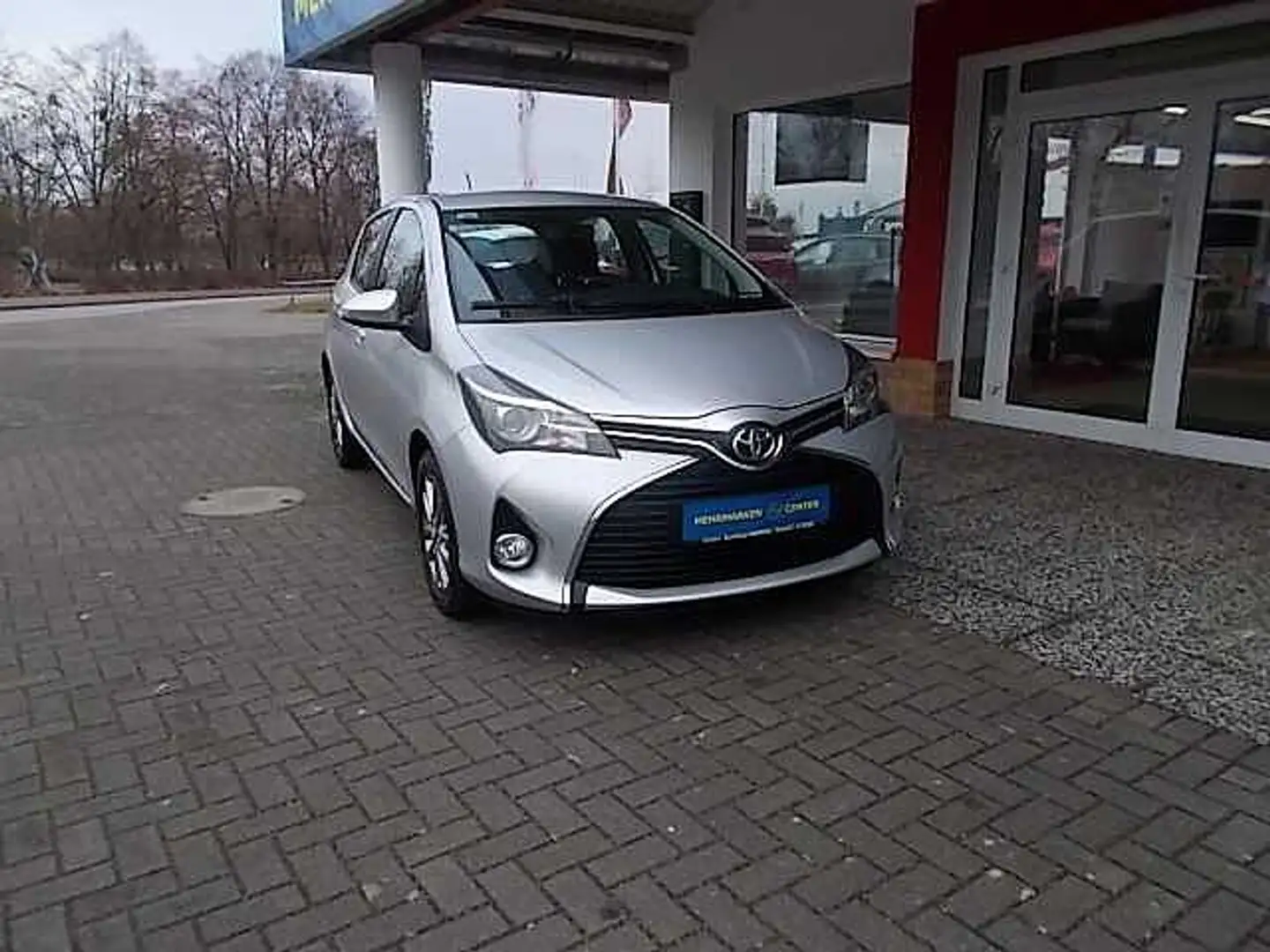 Toyota Yaris 5-Türer 1.33 VVT-i Comfort Argent - 2