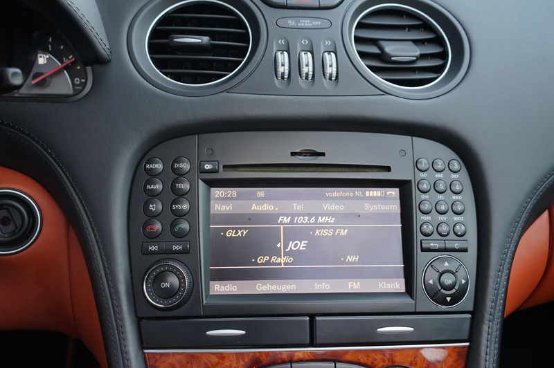 Mercedes-Benz SL 63 AMG — photo 13
