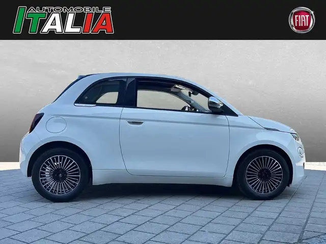 Fiat 500c view 3