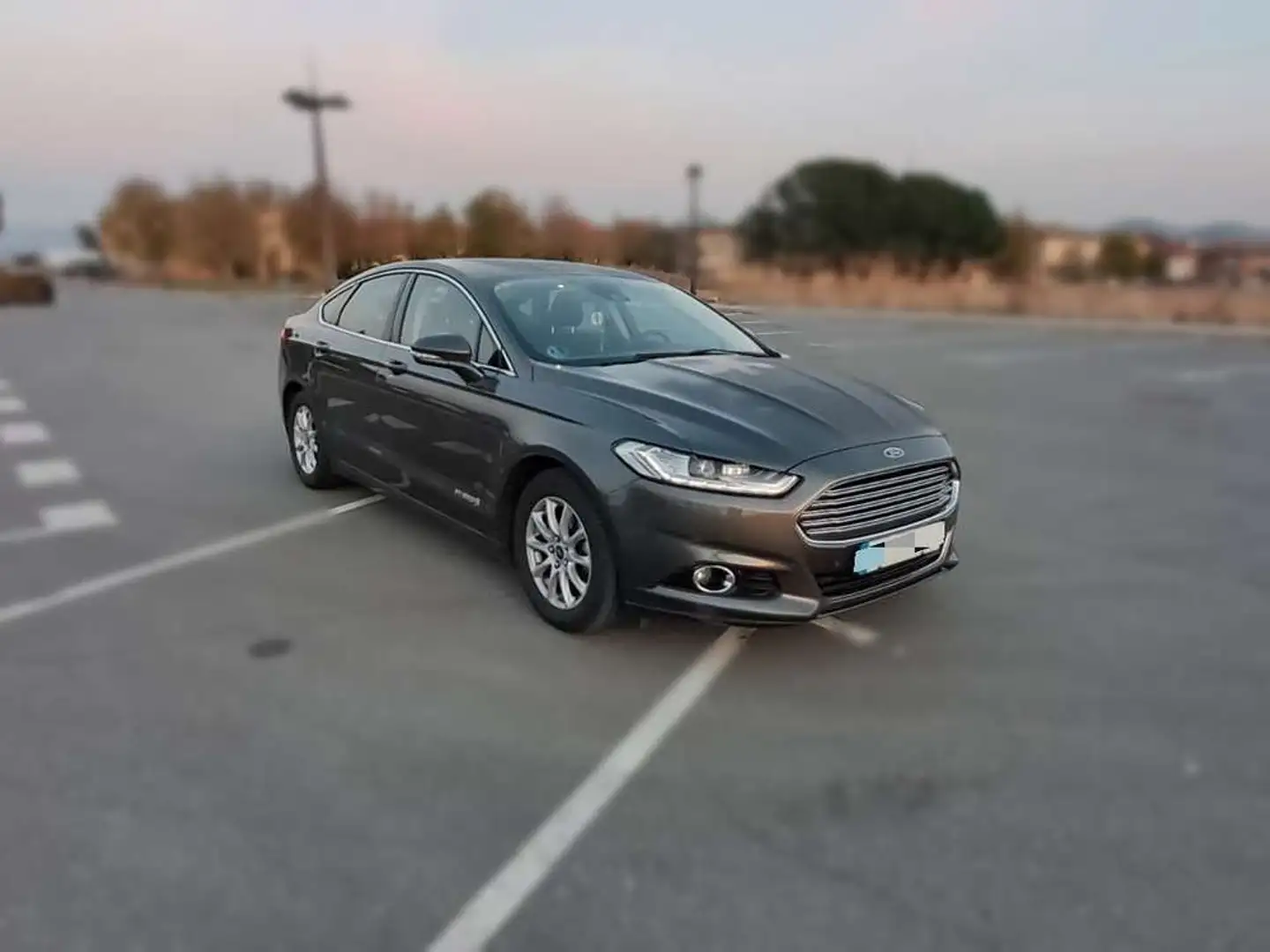 Ford Mondeo 2.0 Híbrido 137kW (187CV) Titanium HEV Marrón - 1