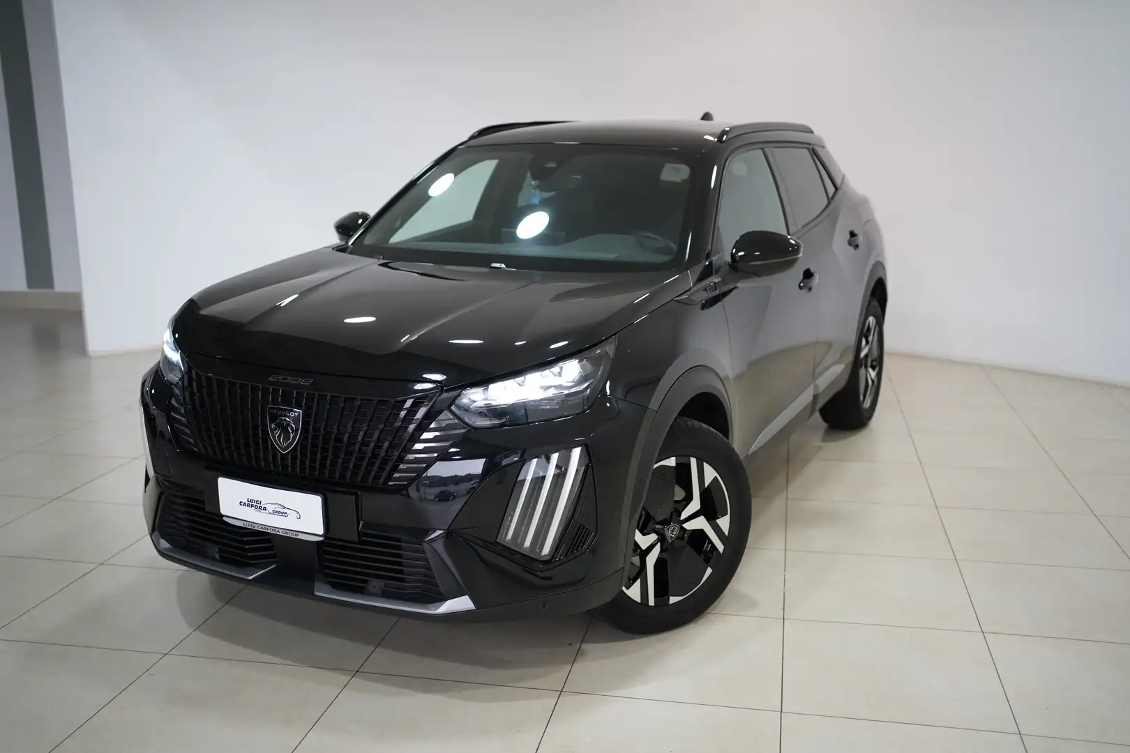 Peugeot 2008 2008 Hybrid 145 e-DCS6 GT Schwarz - 1