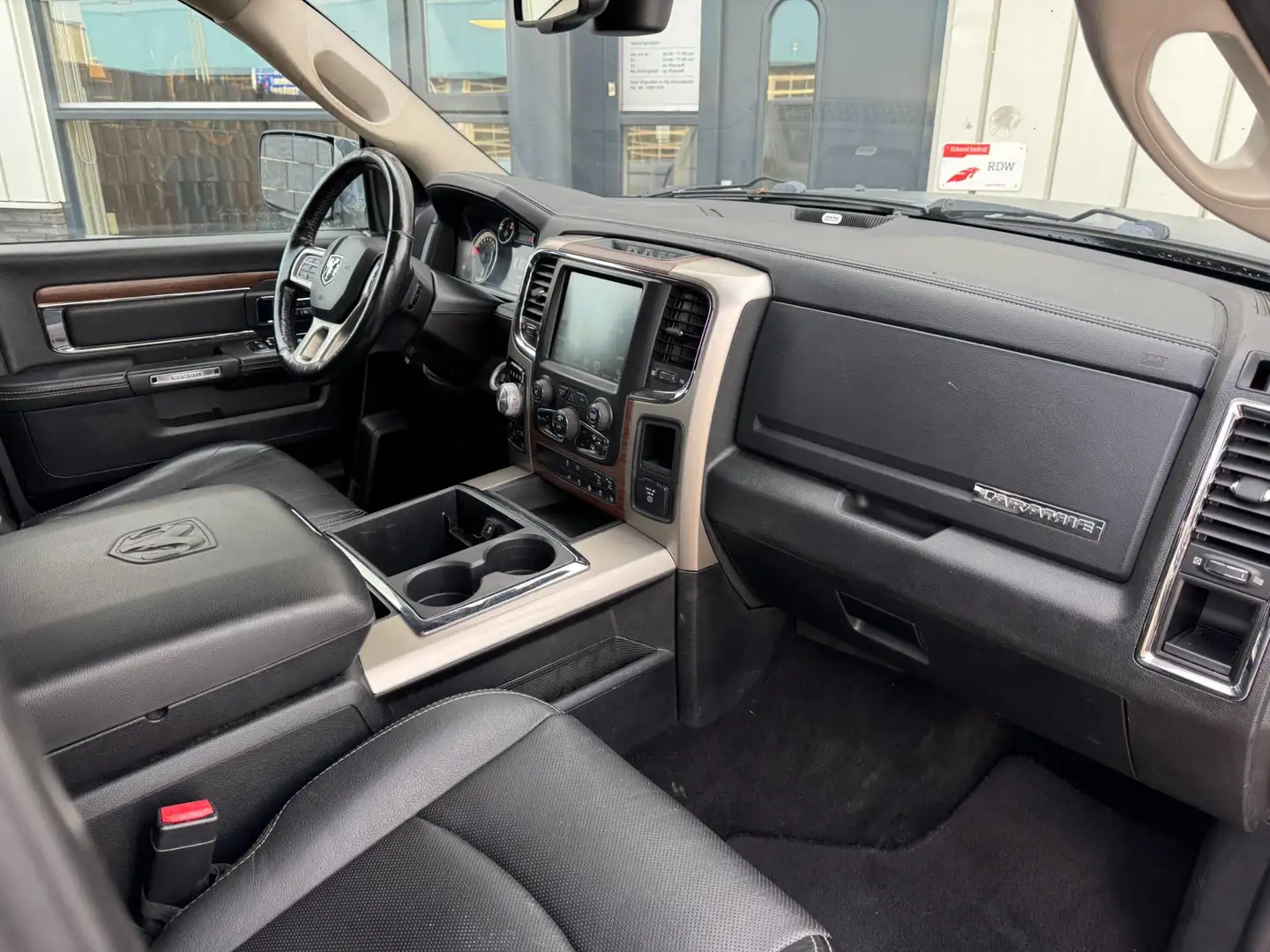 Dodge RAM 1500 5.7 V8 Quad Cab 6'4 - 2