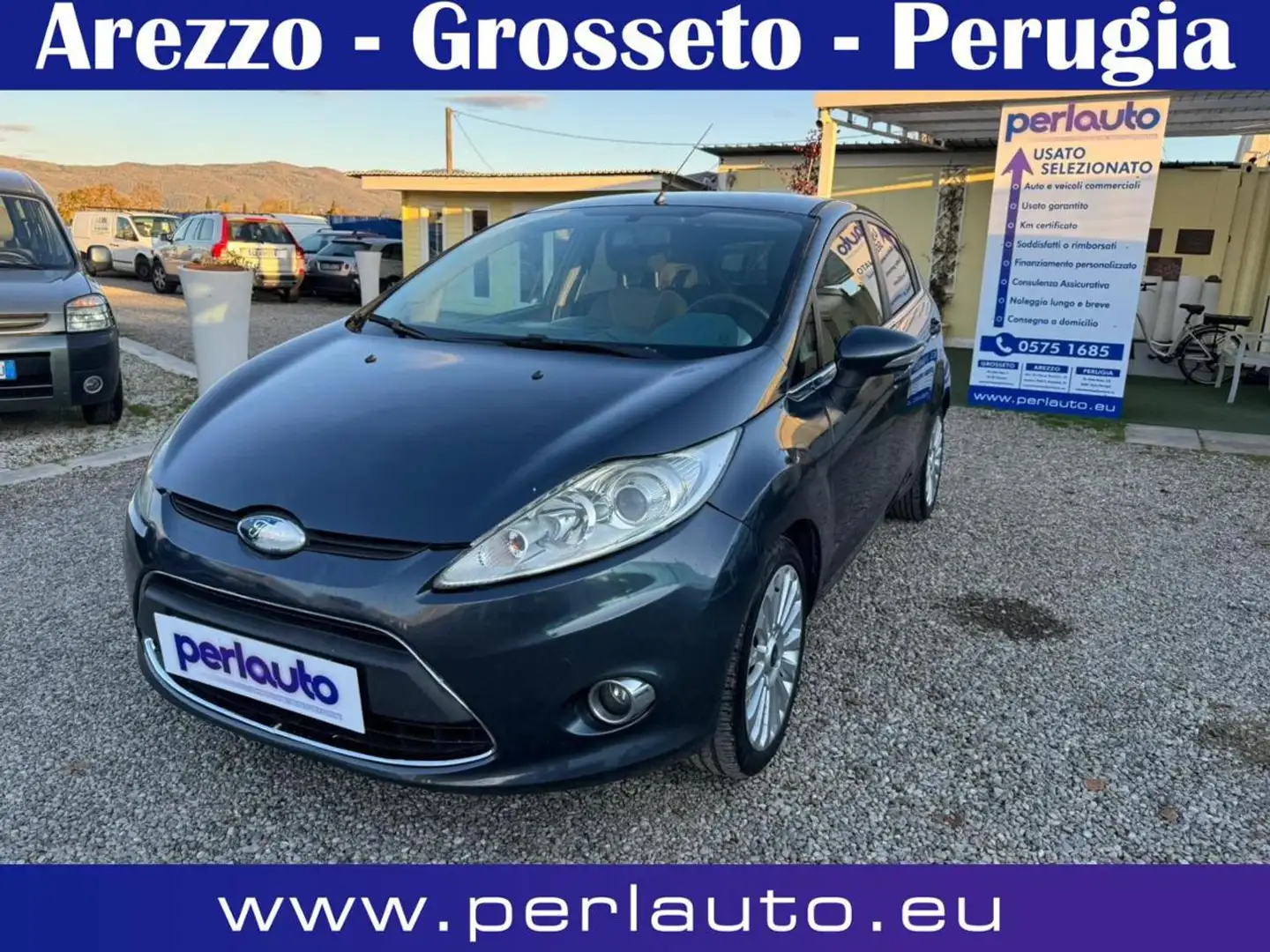 Ford Fiesta 1.2 82 CV 5 porte Titanium Grigio - 1