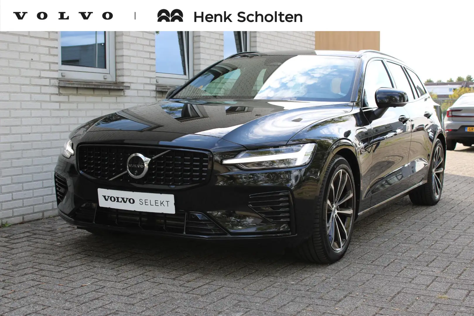 Volvo V60 T6 Plug-In Hybrid Aut. AWD Plus Dark | Onyx Black Noir - 1