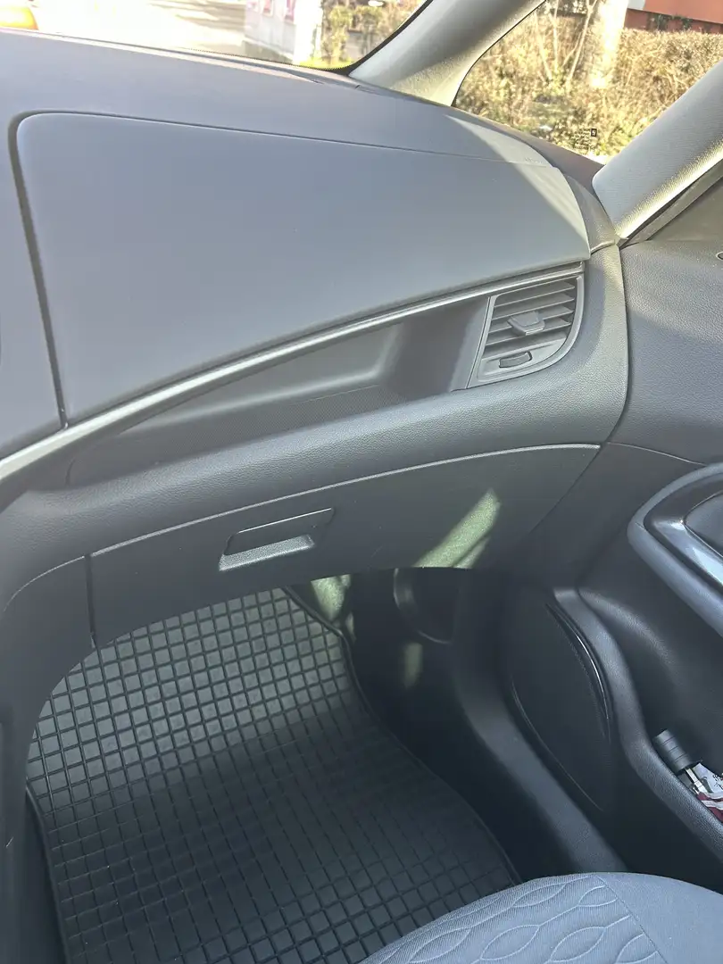 Opel Zafira Tourer Zafira Tourer 1,4 Turbo Ecotec Österreich Edition - 2