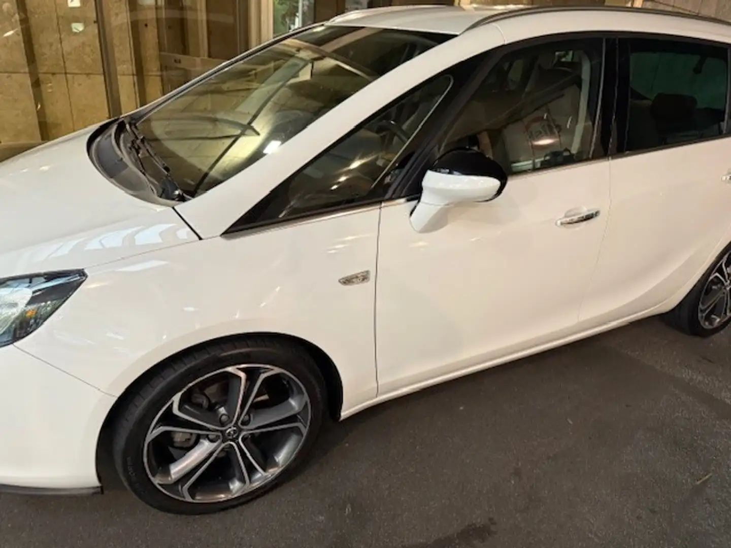 Opel Zafira Tourer Zafira Tourer 1,4 Turbo Ecotec Österreich Edition - 1