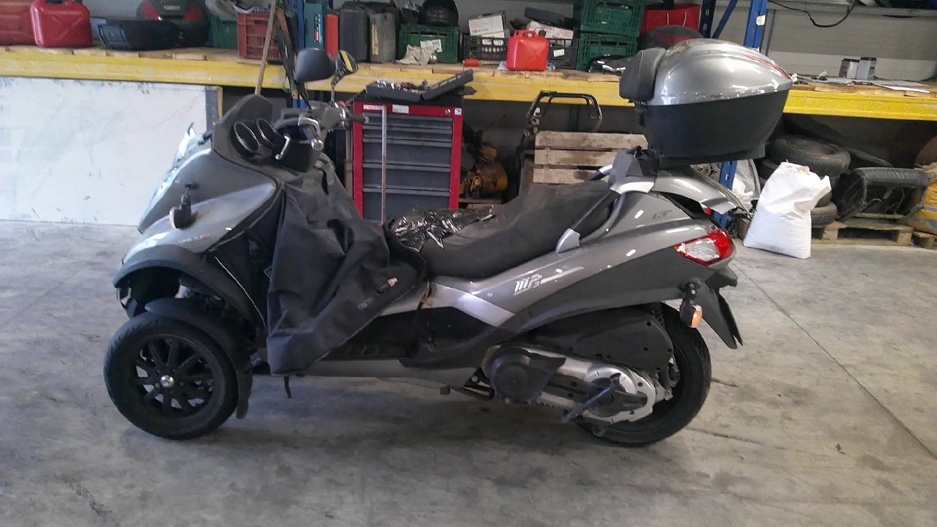 Piaggio MP3 400 - 1