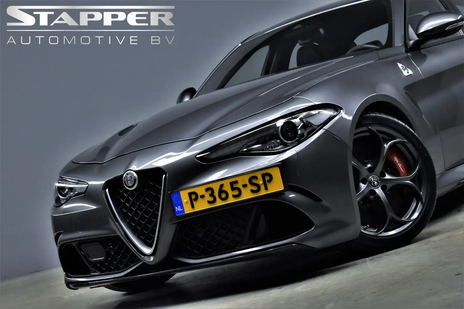 Alfa Romeo Giulia 2.9 V6 510pk Automaat Quadrifoglio Keramisch/Carbo Grau - 2