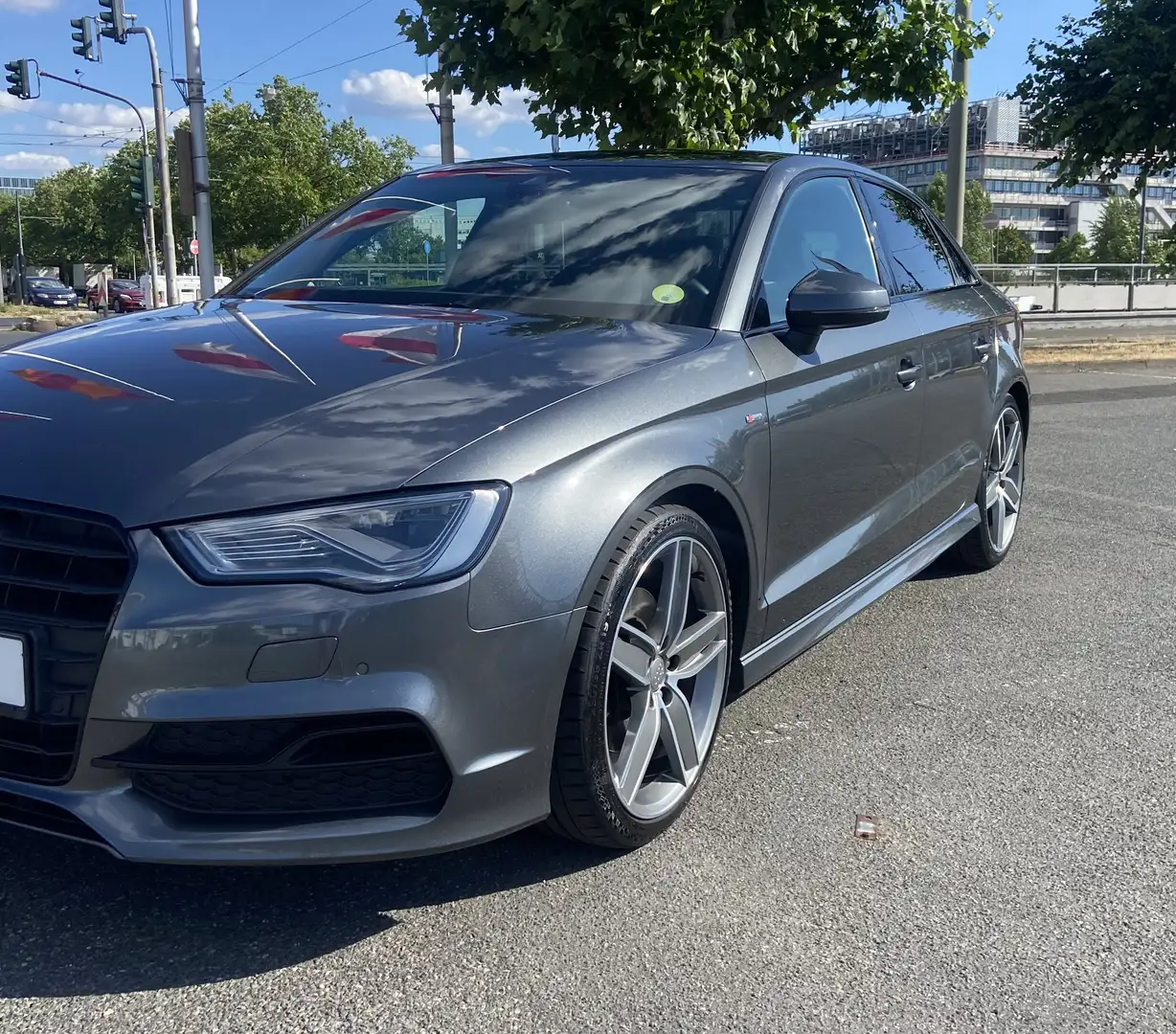 Audi A3 2.0 TDI Limousine quattro S tronic sport Grau - 1